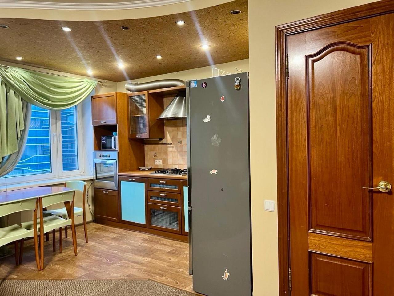 Apartment In The Center Of Kiev Exteriör bild